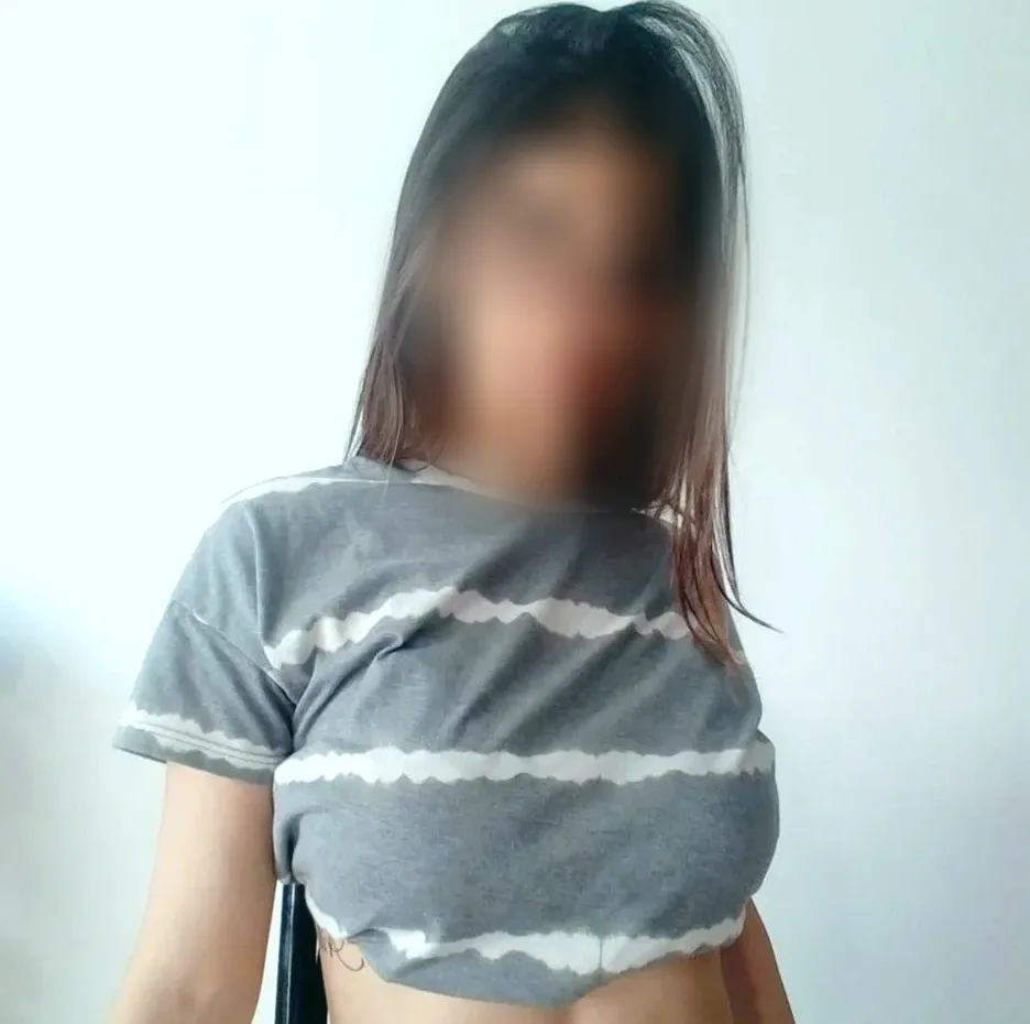 Anna, 23