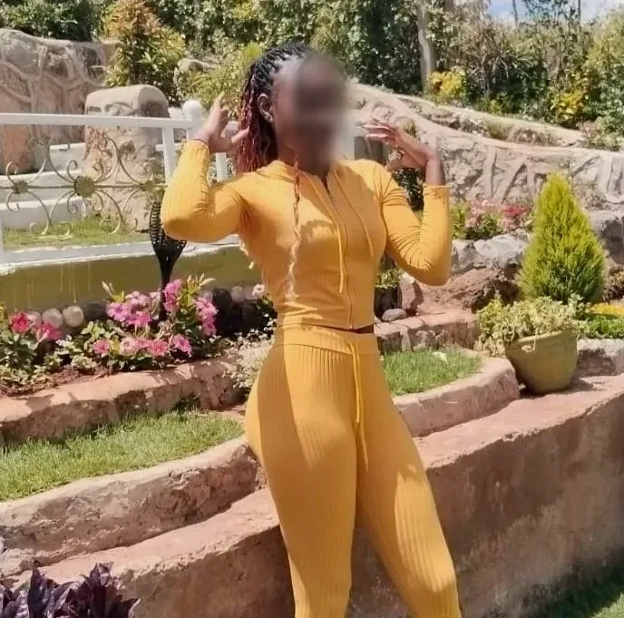 Esmee, 26