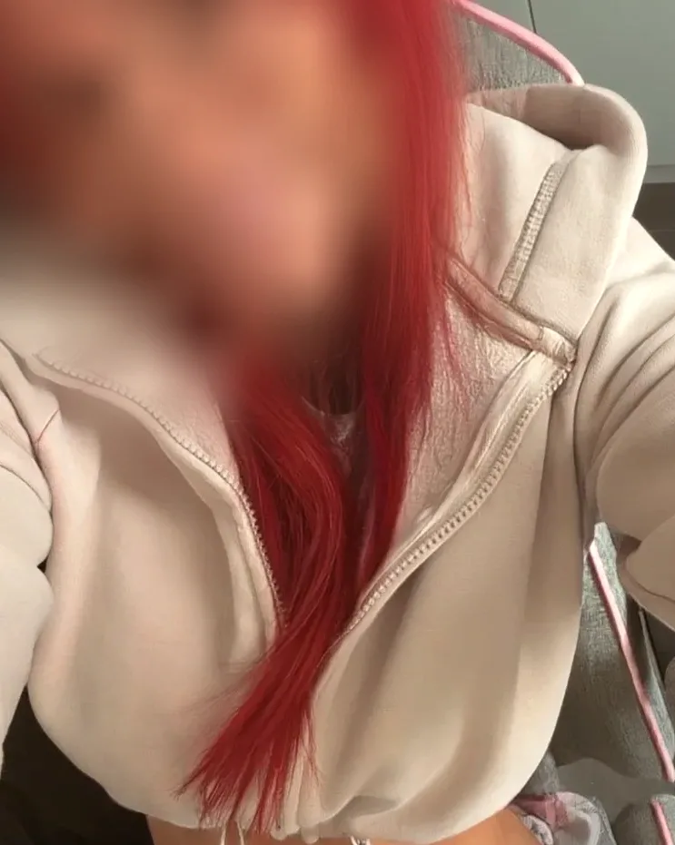 Karin, 32