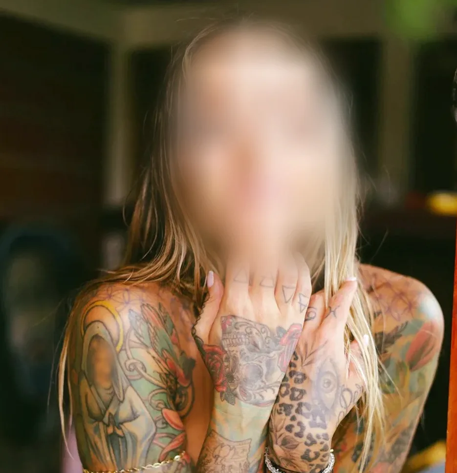 Sofia, 36